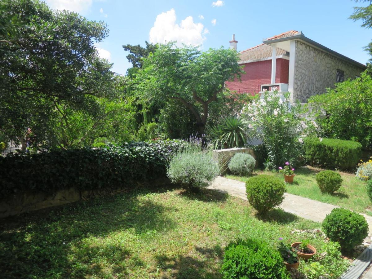 Apartment Gottwald - SRD305 Starigrad Paklenica Exterior foto